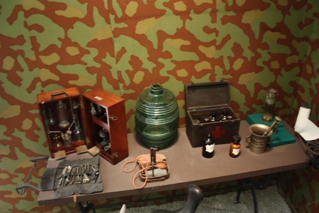 Militar Surgery 3.jpg